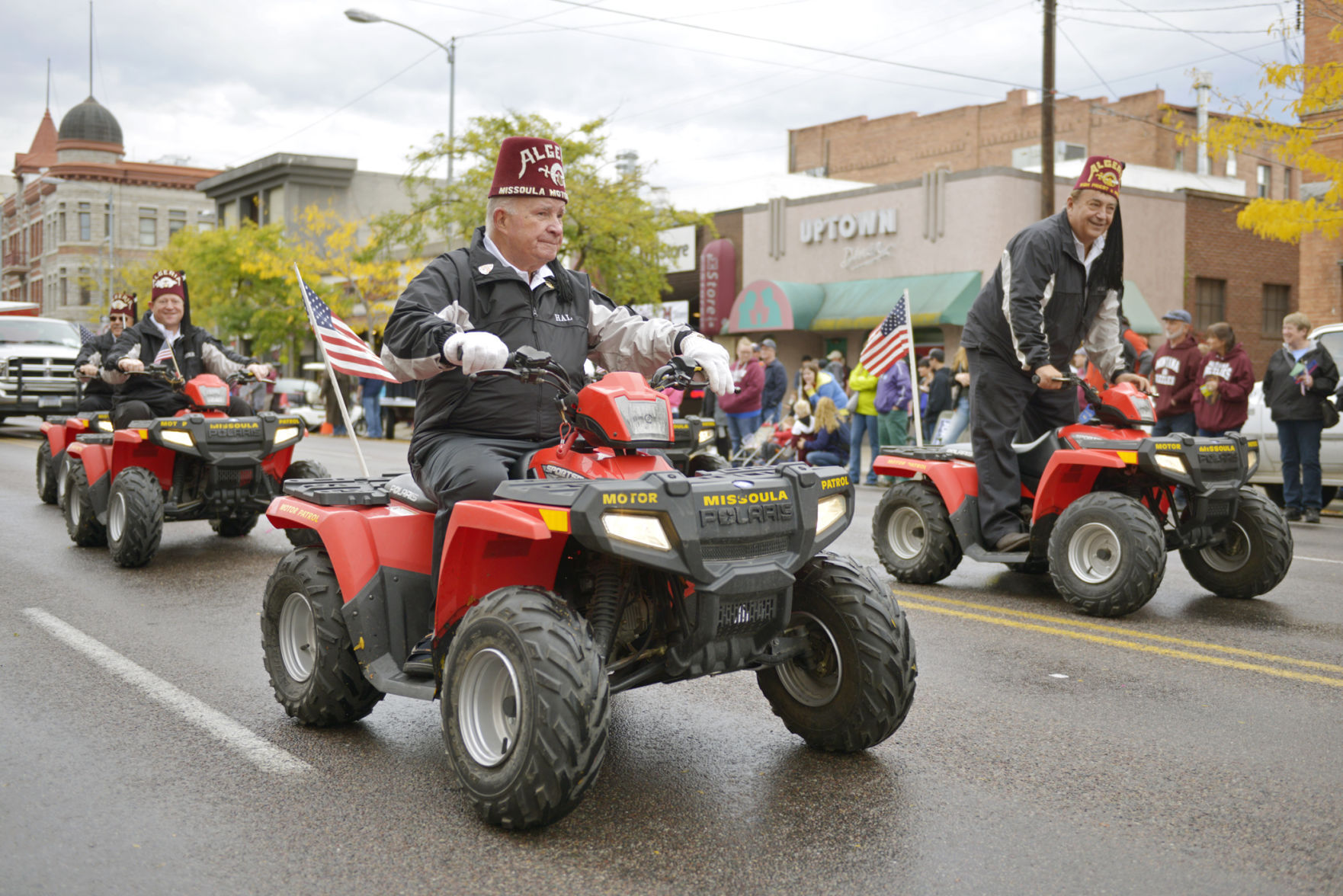 100216 homecoming parade gallery20 kv.jpg